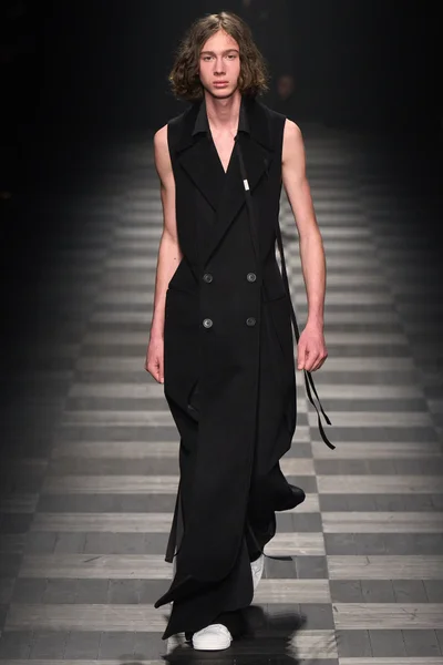 Look 39